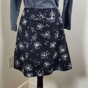 Rafaella Petites Black with White Abstract Flowers, At the Knee, Lined Skirt